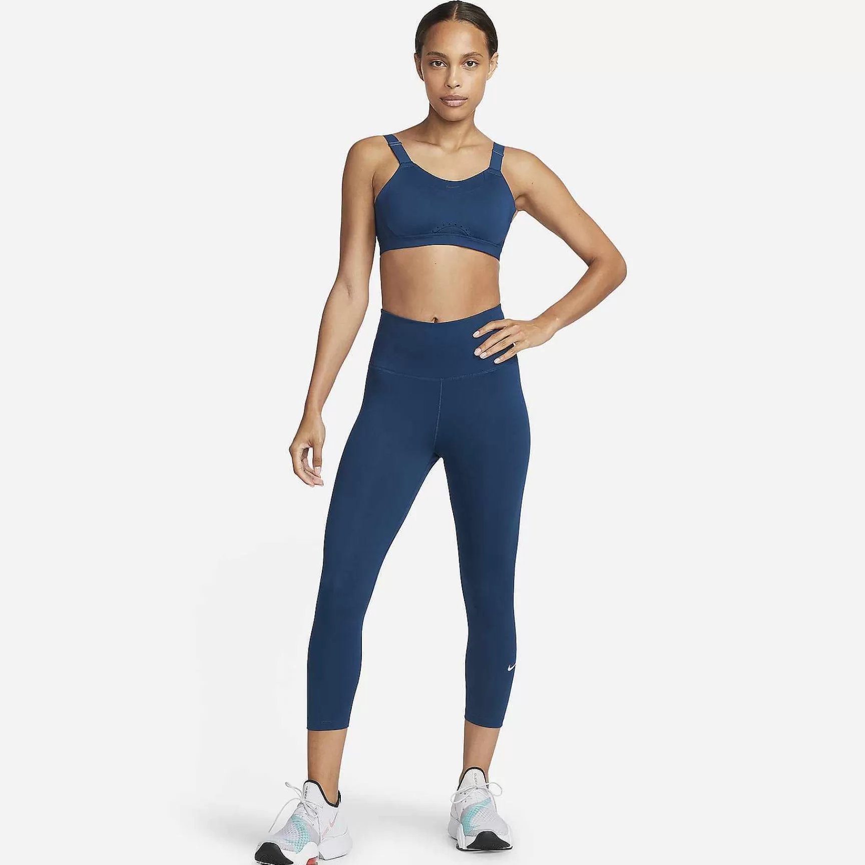 Damen Nike Ubergrose | Alpha