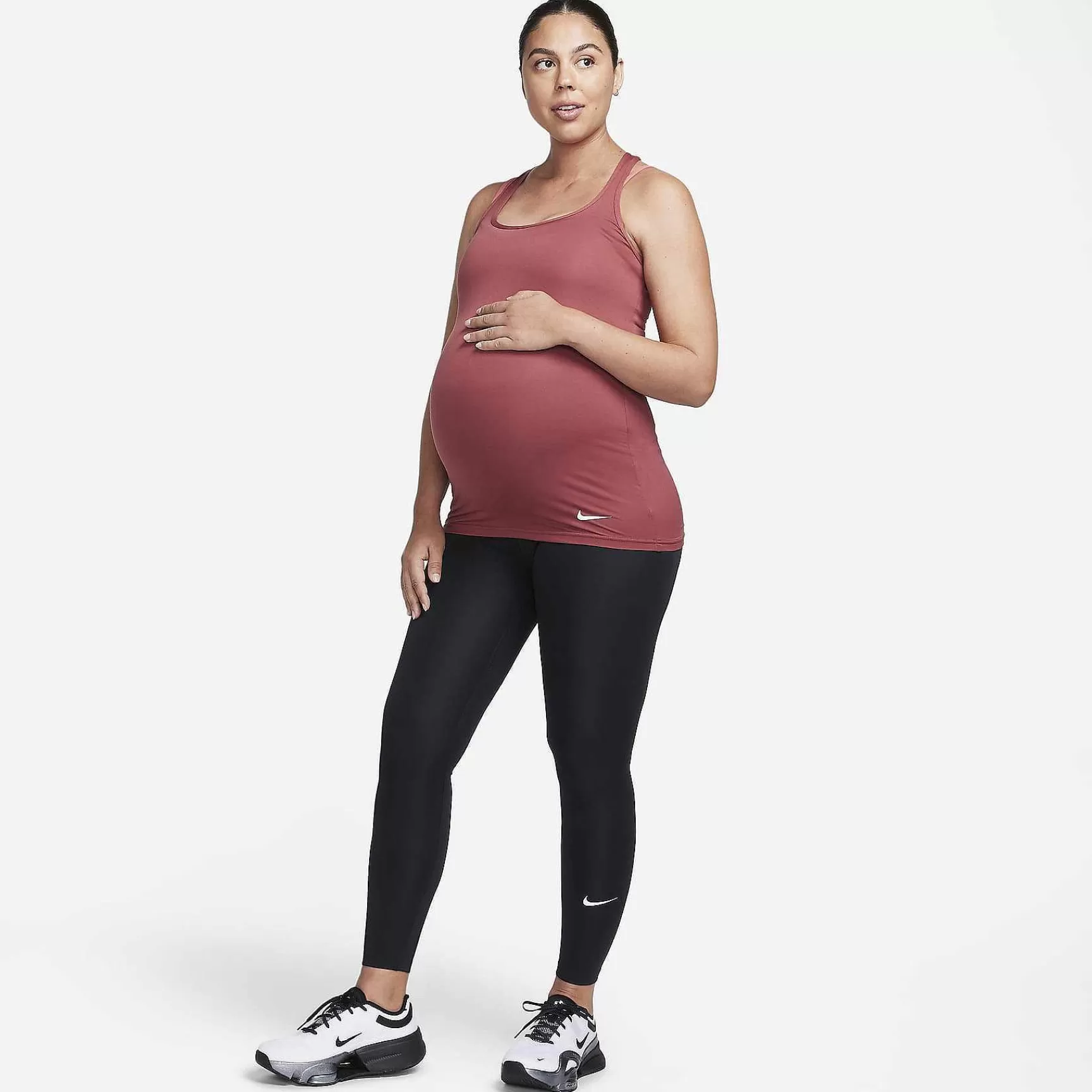 Damen Nike Tops Und T-Shirts | Dri-Fit (M)