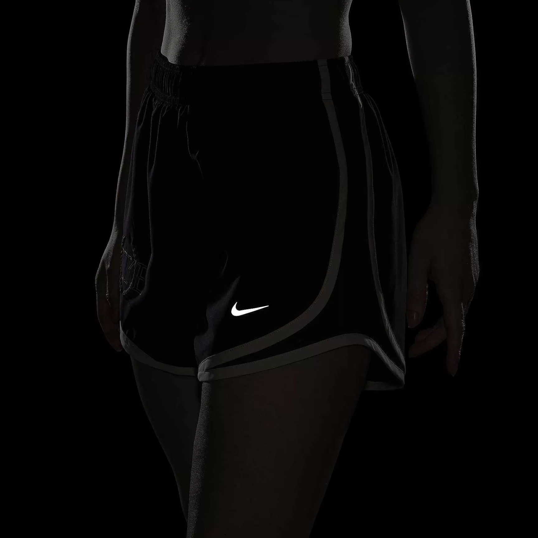 Damen Nike Kurze Hose | Dri-Fit Tempo