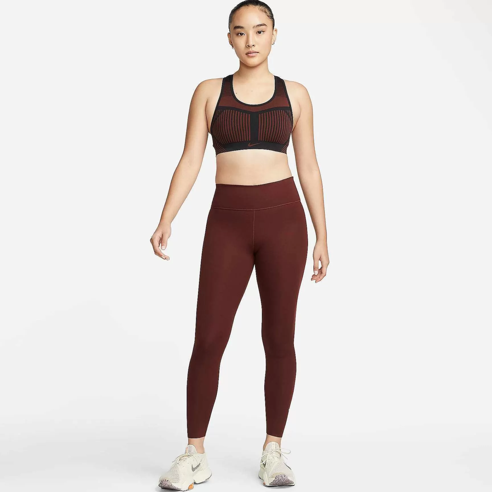 Damen Nike Gamaschen | One Luxe