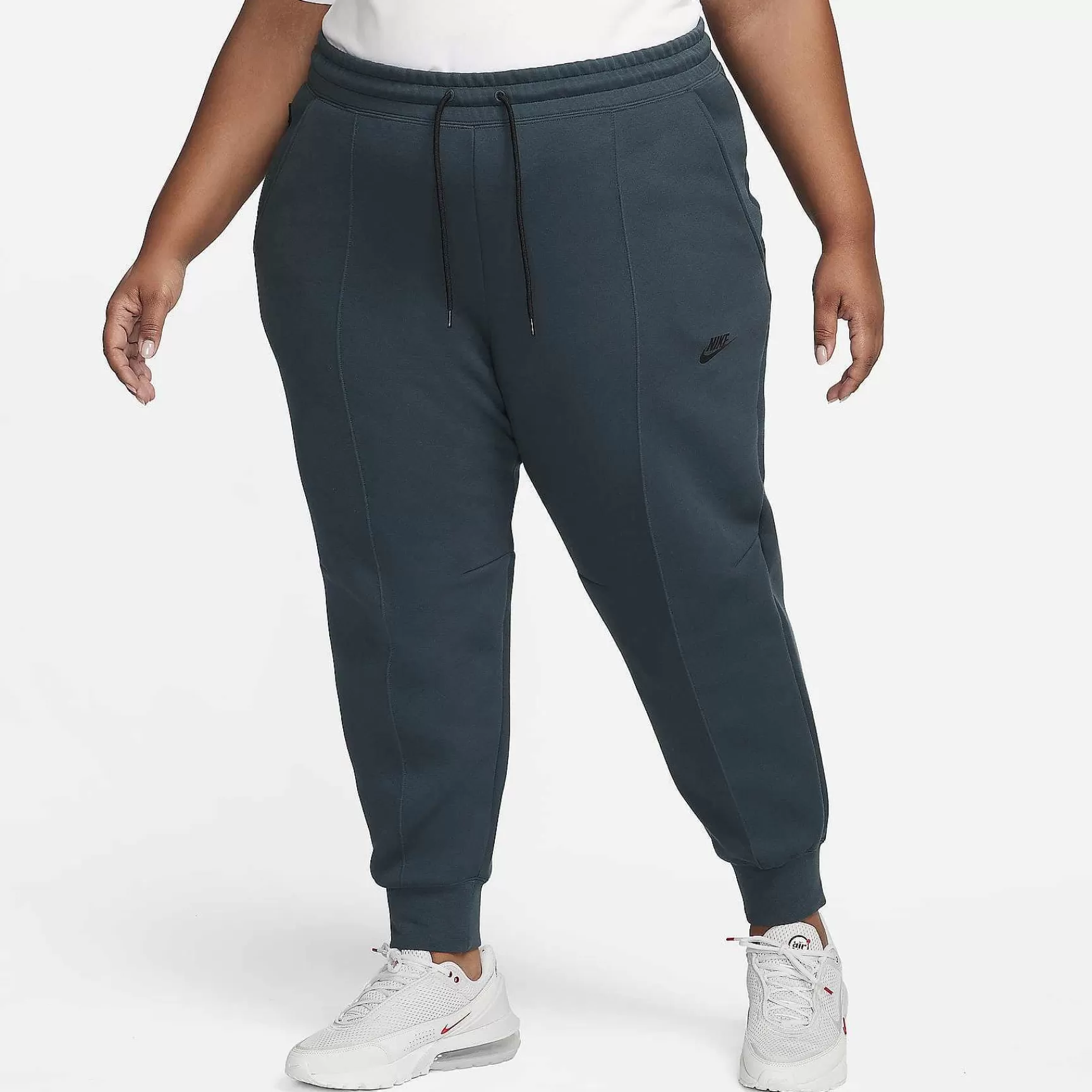 Damen Nike Ubergrose | Sportswear Tech Fleece