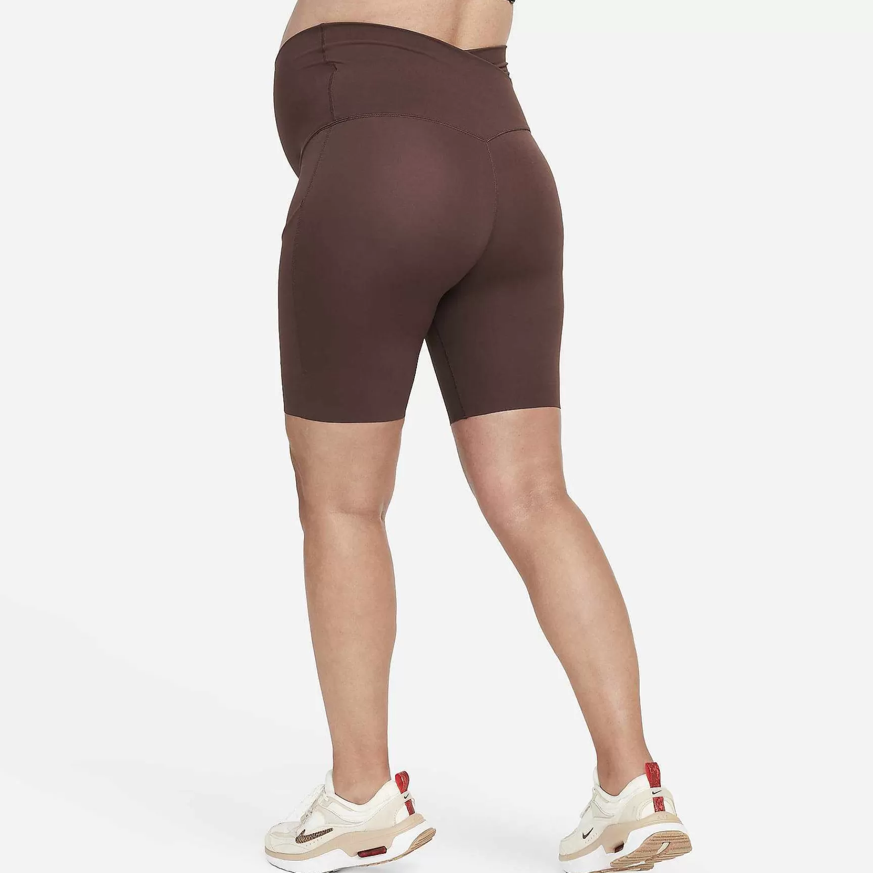 Damen Nike Kurze Hose | Zenvy (M)